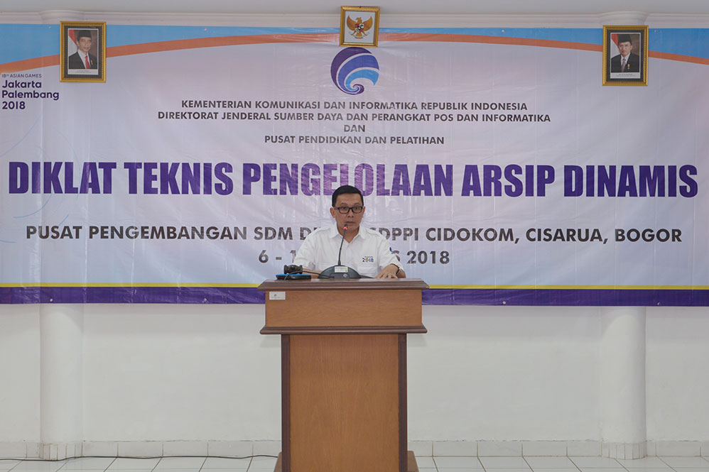 Kepala Bagian Umum dan Kepegawaian Ditjen SDPPI Hasyim Fiater menyampaikan laporannya dalam Diklat) Teknis Pengelolaan Arsip Dinamis di Bogor, Jawa Barat, Senin (6/8/2018)