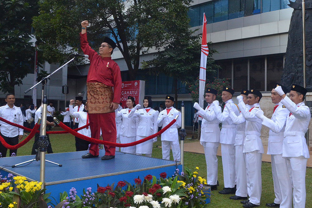 Menkominfo Rudiantara saat menjadi inspektur upacara peringatan Hari Kemerdekaan Republik Indonesia ke-73 di Lapangan Anantakupa, Kompleks Kantor Kementerian Komunikasi dan Informatika di Jakarta, Jumat (17/8/2018).