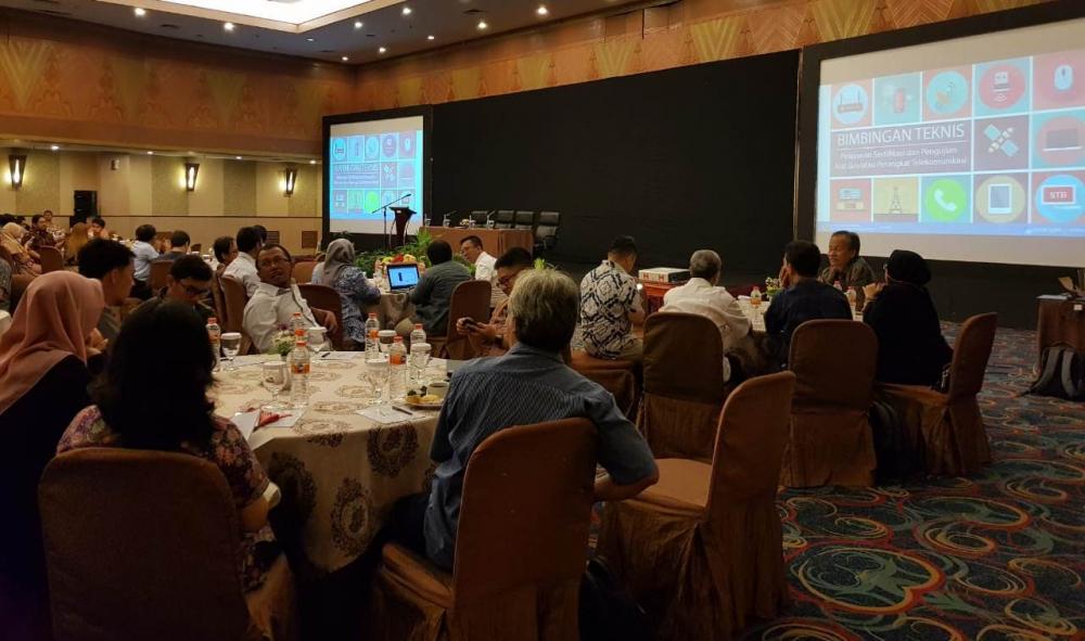 Para peserta bimtek yang berasal dari vendor dan klien sertifikasi