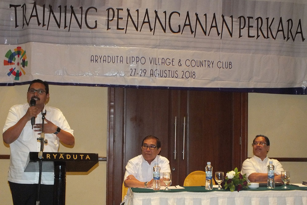 Dirjen SDPPI Ismail didampingi Sesditjen SDPPI Susanto ketika membuka In House Training Penanganan Perkara yang diselenggarakan Ditjen SDPPI di Karawaci, Tangerang, pada Senin (27/8/2018). Pelatihan ini akan berlangsung tiga hari hingga 29 Agustus.