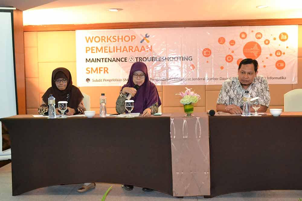 Plt. Direktur Pengendalian SDPPI Nurhaedah (tengah) menyampaikan sambutan saat membuka Workshop Troubleshooting dan Pemeliharaan SMFR di Yogyakarta, Selasa (2/10/2018).