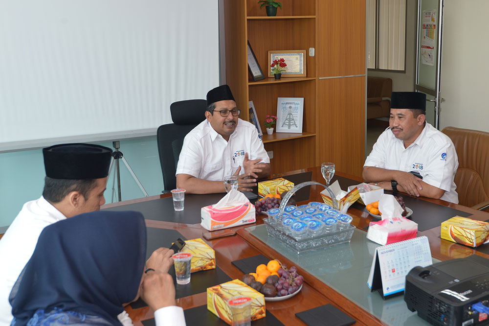 Dirjen SDPPI Ismail (2-kanan) dalam rapat kerja dengan Balai Monitor Spektrum Frekuensi Radio Bandung di Jawa Barat, Sabtu (10/11/2018).