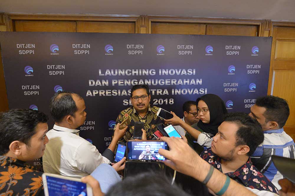 Dirjen SDPPI Ismail dalam wawancara dengan sejumlah media disela Peluncuran Inovasi dan Penganugrahan Apresiasi Inovasi Mitra SDPPI 2018 di Jakarta, Senin (26/11/2018).