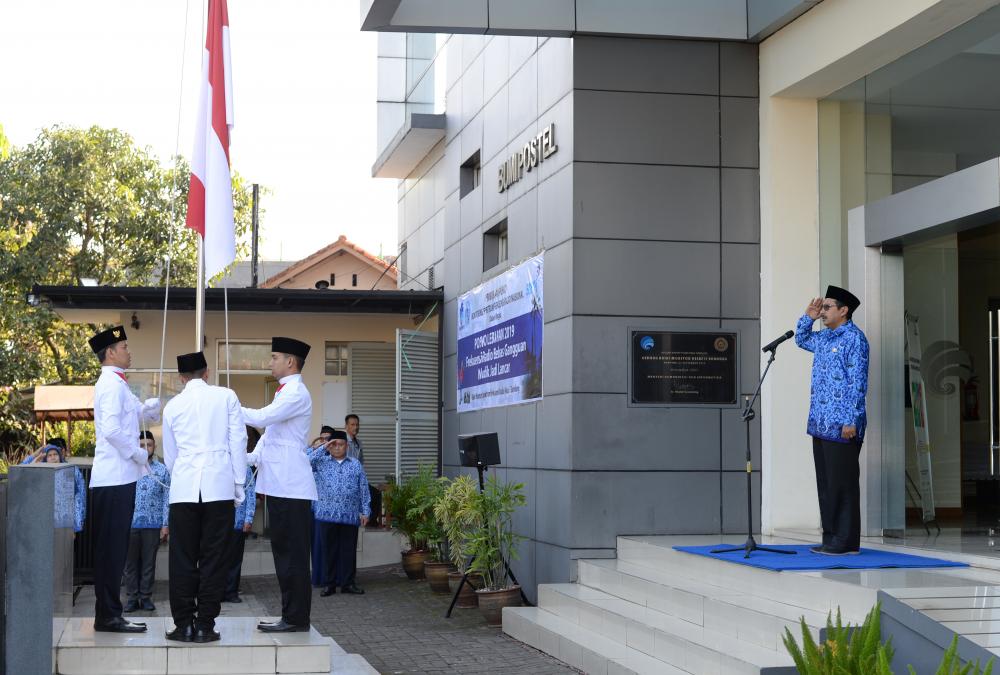 Dirjen SDPPI Ismail memimpin upacara Hari Kelahiran Pancasila di kantor Balai Monitor Spektrum Frekuensi Radio  Bandung