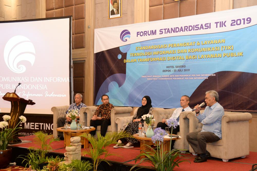 Para narasumber sesi pertama dalam kegiatan Forum Standardisasi TIK di Bogor (25/7/2019)