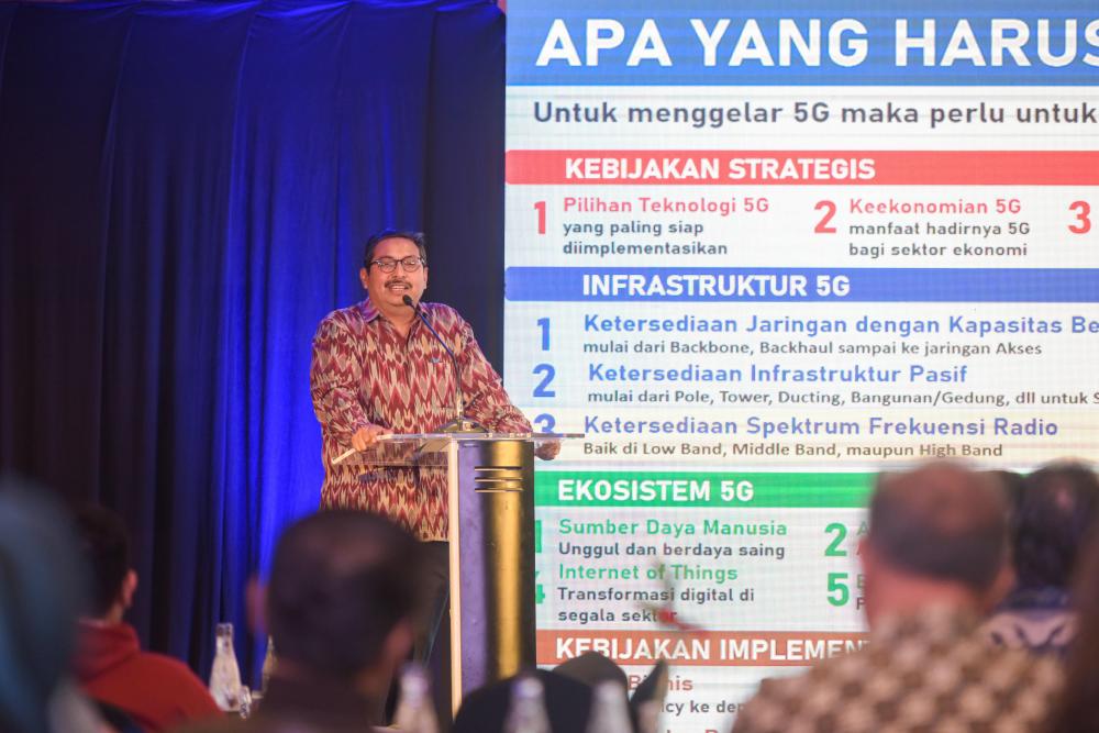 Direktur Jenderal Sumber Daya dan Perangkat Pos dan Informatika (Dirjen SDPPI) Ismail menyampaikan paparan dalam Indonesia 5G Ecosystems Forum 2020, yang digelar Indonesia ICT Institute , Selasa (10/3/2020).