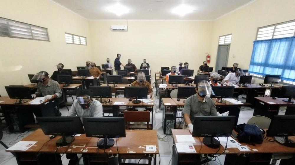 Ilustrasi: Kabupaten Tulungagung menjadi tempat penyelenggaraan Ujian Negara Amatir Radio (UNAR) metode Computer Assisted Test (CAT) pertama tahun ini di Era New Normal.