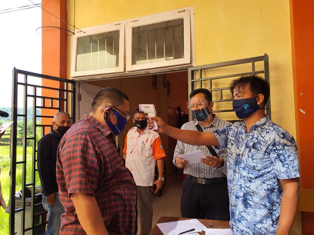 Dengan memanfaatkan ruang laboratorium yang luas, pelaksanaan Ujian Nasional Amatir Radio (UNAR) Reguler III di Kota Padang Panjang dapat dilaksanakan serentak, tanpa melanggar Protokol Kesehatan. 