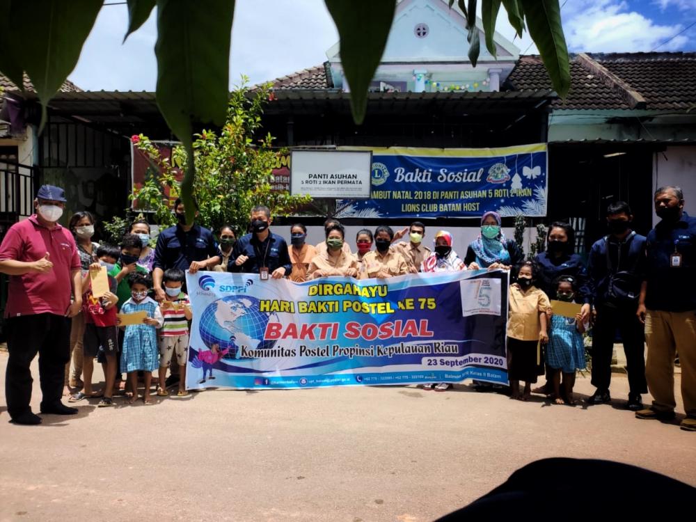 Dalam rangka peringatan Hari Bakti Postel ke-75, Balai Monitor Spektrum Frekuensi (SFR) Kelas II Batam bersama  Komunitas Postel Kepulauan Riau (Kepri), melaksanakan  Bakti Sosial dengan menyerahkan santunan  tunai dan sembako kepada  empat panti asuhan. (23/09/2020)
