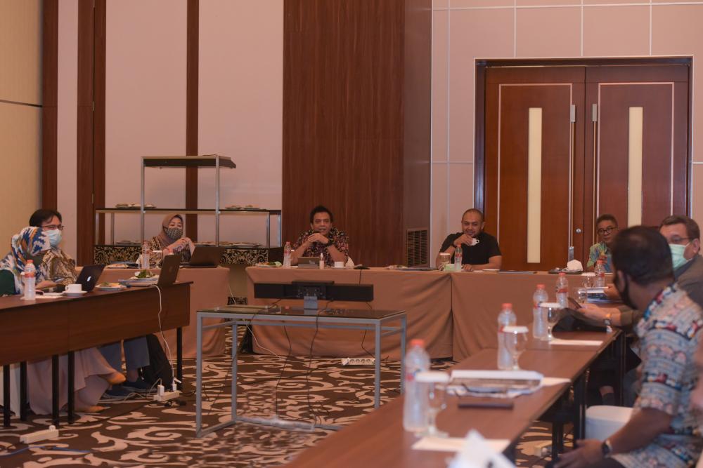 “Kita sangat bersyukur  sudah menyelesaikan Suvei Pelayanan Publik ini, karena tahun ini tantangannya sangat besar,” kata Koordinator Perencanaan Program dan Pelaporan Aryo Pamoragung pada Seminar Survei Pelayanan Publik Ditjen SDPPI Tahun 2020, Tangerang, Senin (17/11/20).