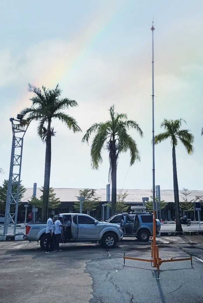 Balai Monitor Spektrum Frekuensi Radio (SFR) Kelas II Batam melakukan kegiatan pengukuran kuat medan (field strength) gangguan frekuensi 106 MHz, pengukuran parameter teknis dan kualitas layanan televisi siaran digital di kota Batam.