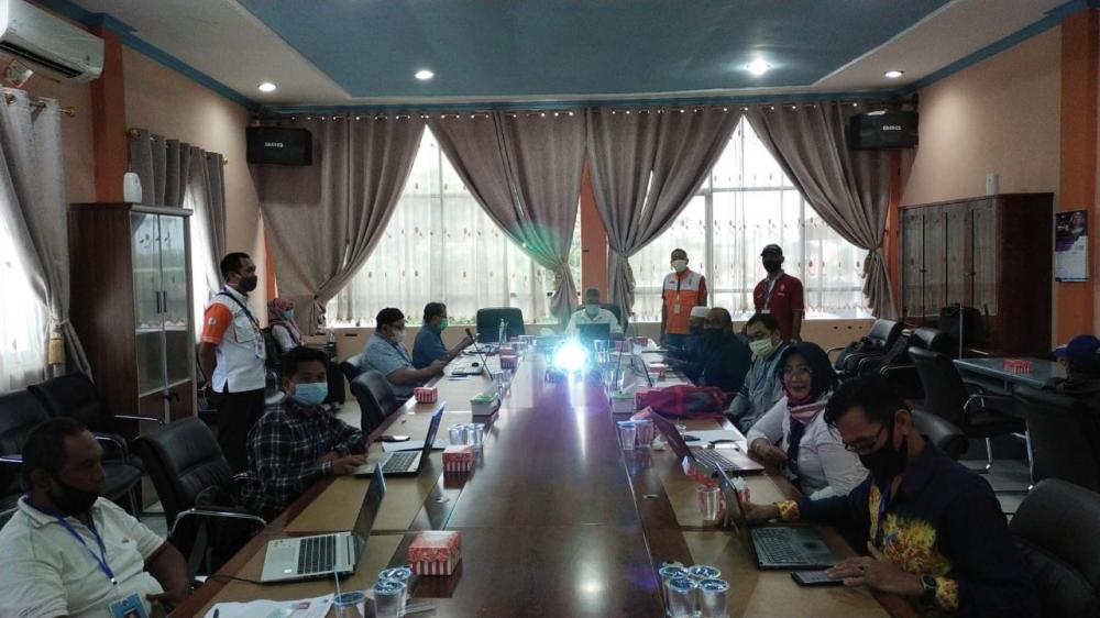
“Komunikasi radio  dapat menjangkau daerah-daerah terpencil terdampak banjir yang akses telekomunikasinya masih terbatas,” kata Kepala Balai Monitor Spektrum Frekuensi Radio Klas II Banjarmasin Mujiyo, Senin (22/02/2021) pada  Ujian Negara Amatir Radio (UNAR) Reguler Tahap I Tahun 2021.