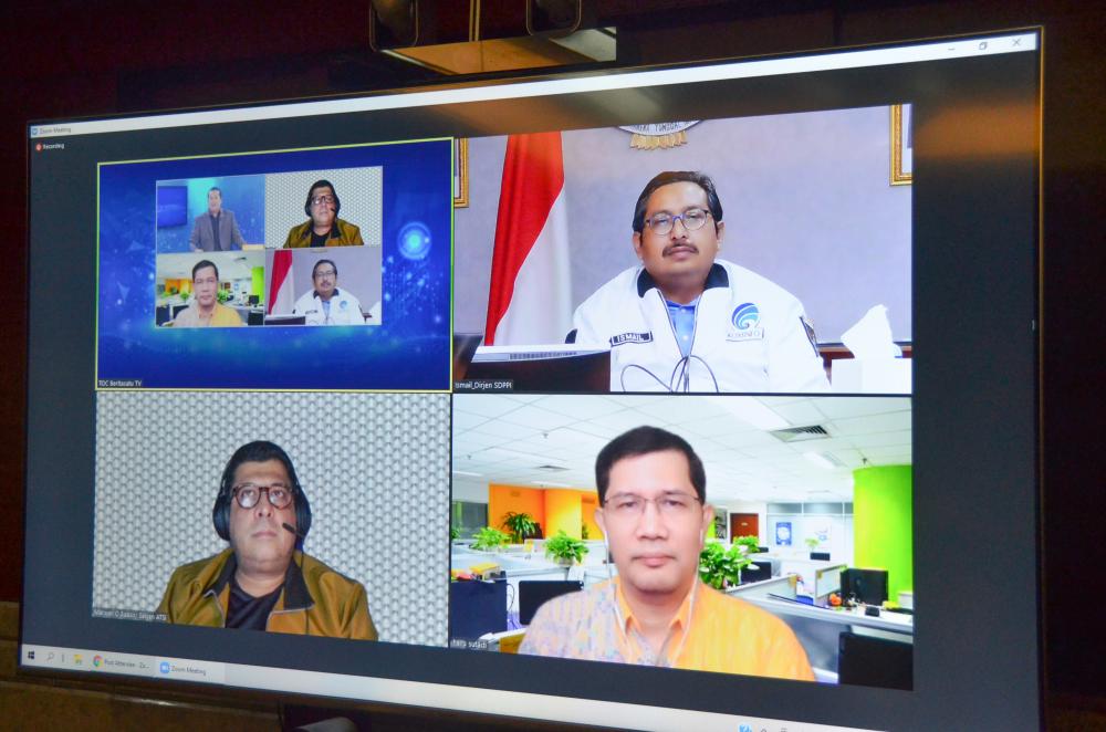 Pemerintah menyiapkan dana besar dari APBN untuk menambah anggaran USO  untuk  konektivitas seluruh desa  yang belum tersedia layanan internet,” Jelas Ismail pada acara Berita Satu New Normal, Jumat (19/02/2021).