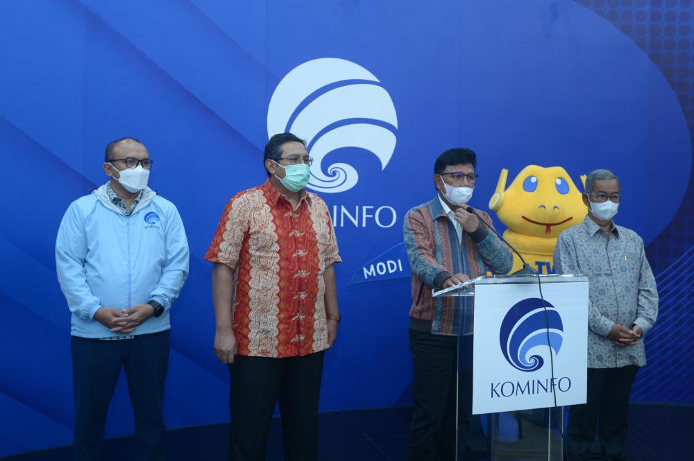 Menkominfo menegaskan perpanjangan filing Indonesia tidak mengubah jadwal peluncuran dan Commercial Operation Date (COD) pada Q4 2023. 