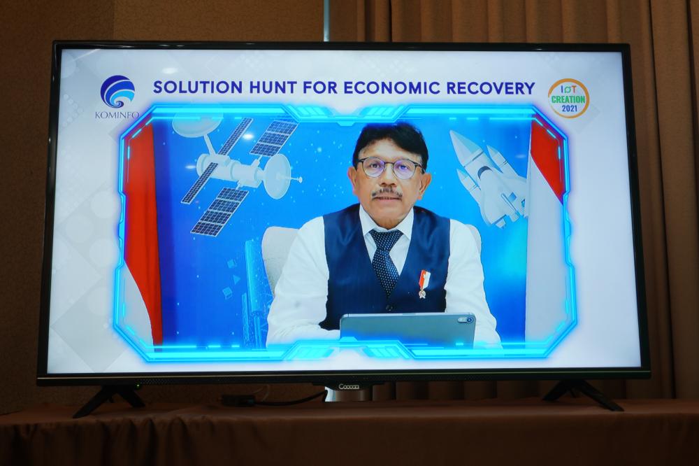 Menteri Kominfo Jhonny G. Plate memberi sambutan dalam Webinar Public Expose IoT Creation 2021 dan Winner Announcemen,  Kamis (30/09/2021). 