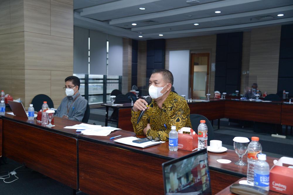 Kepala BBPPT, Tony Tovik, memberi penjelasan dalam Desk Evaluasi WBBM kepada Tim Penilai Nasional, Kamis (04/11/2021).