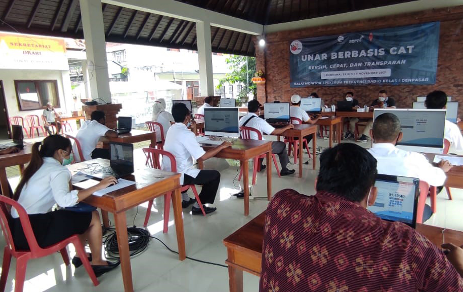 Ujian Negara Amatir Radio (UNAR) berbasis CAT yang diselenggarakan Balai Monitor Spektrum Frekuensi Radio Kelas I Denpasar. (30/11/2021)
