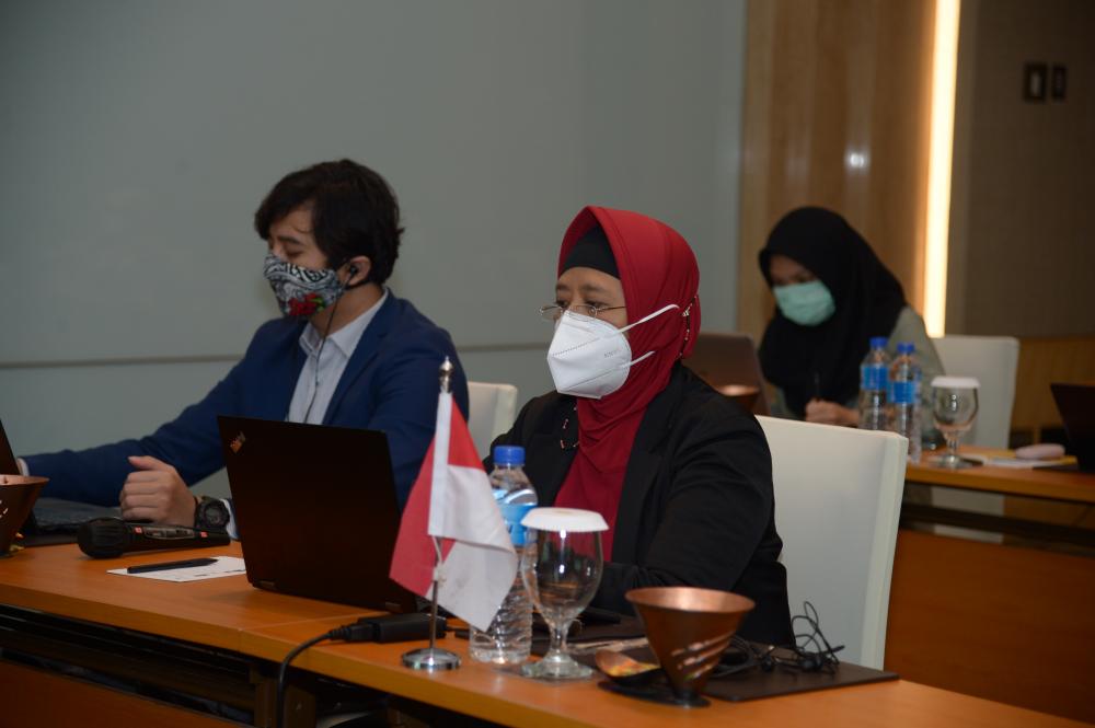 Koordinator Harmonisasi Spektrum Frekuensi Radio Arifah, mengajak Malaysia dan Singapura membahas harmonisasi spektrum frekuensi di daerah perbatasan dalam acara Trilateral Meeting, Kamis (24/11/2021).