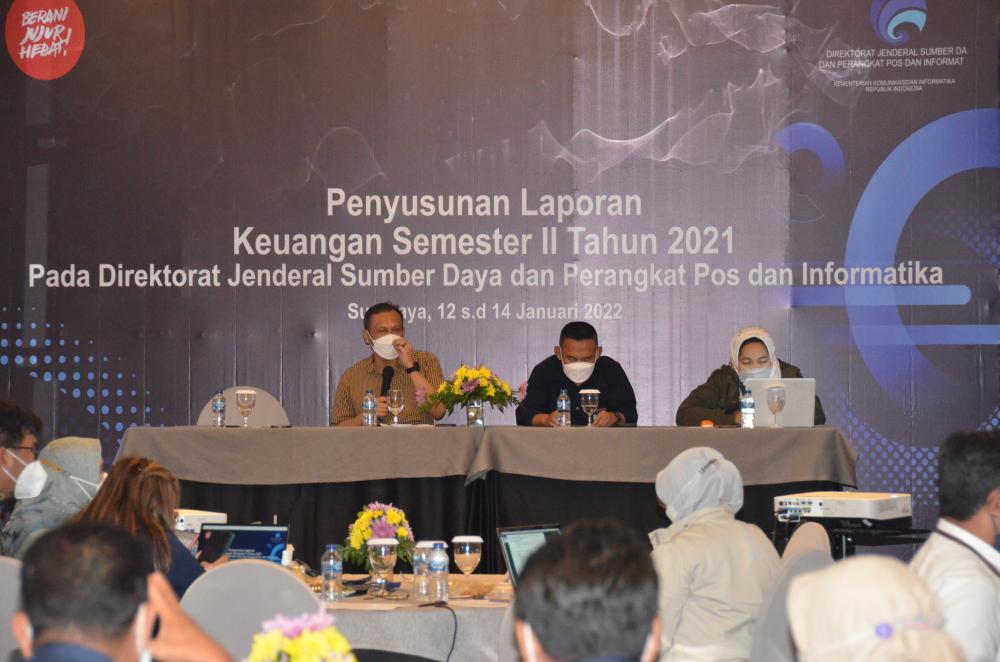 Koordinator Keuangan Supriyanto, membuka kegiatan Penyusunan Laporan Keuangan  Semester II pada Rabu (12/1/2022), bertempat di Surabaya.