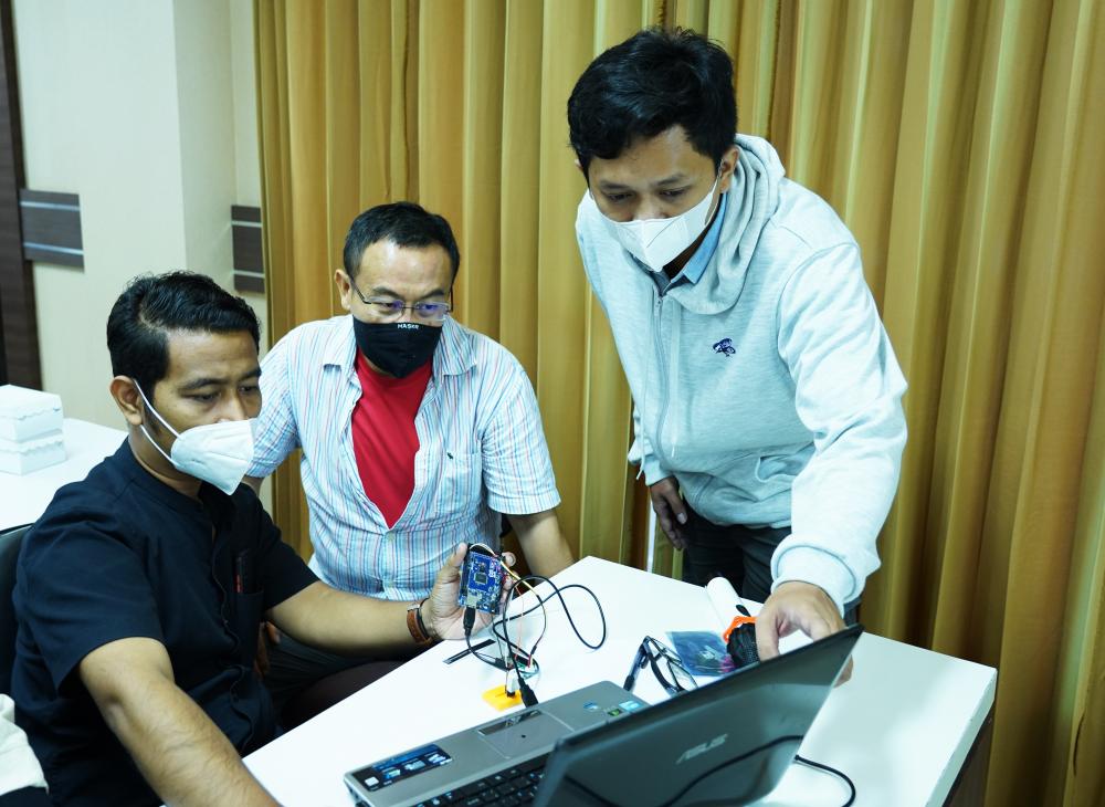 Rangkaian kegiatan IoT Creation 2022 dilanjutkan dengan Hands-on Training bagi para peserta, Rabu (25/05/2022).