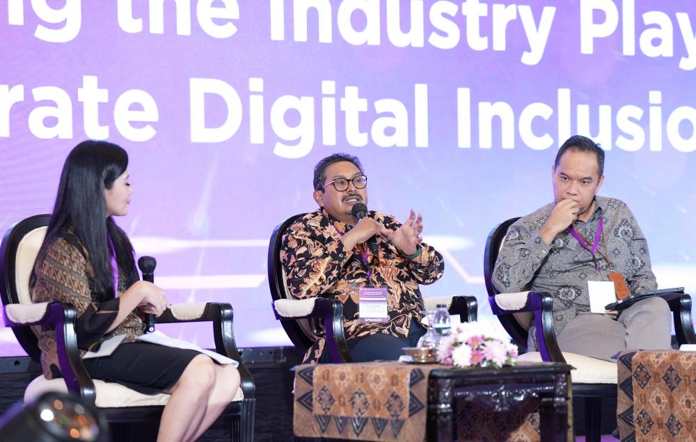 Dirjen SDPPI hadir sebagai Narasumber pada hari ke-2 kegiatan Digital Transformation Indonesia pada sesi Orchestrating the Industry Players to Accelerate Digital Inclusion, di Hall Assembly JCC Senayan Jakarta, Kamis (04/08/2022).