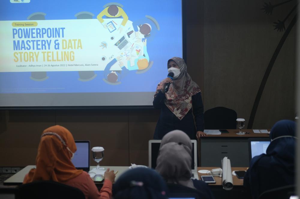 Ketua Tim Kerja Manajemen SDM, Organisasi dan Reformasi Birokrasi Siti Chadidjah, Rabu (24/8/2022), membuka pelatihan Powerpoint Mastery and Data Storytelling yang diikuti 28 peserta dari sejumlah satuan kerja.