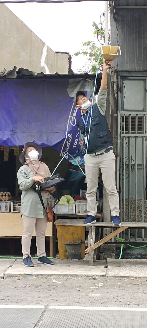 Salah satu kegiatan pengukuran dalam Pekan Tertib Nasional penggunaan Spektrum Frekuensi Radio  oleh Balmon Surabaya.