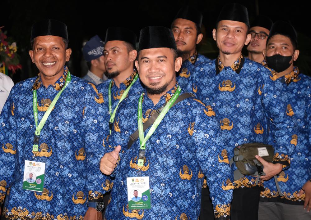 Sebagian peserta MTQ dari Kementerian Kominfo saat acara Pembukaan Kegiatan MTQ KORPRI Nasional ke VI yang berlangsung di Padang mulai 7 Nopember hingga 13 Nopember 2022.