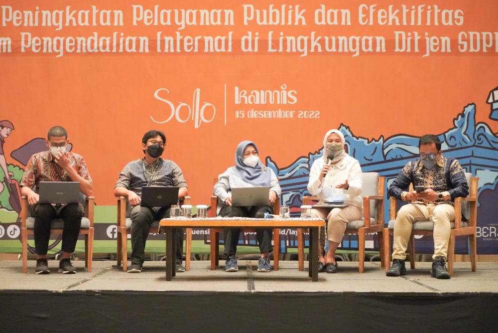 Para narasumber dalam kegiatan sosialisasi Pengendalian Gratifikasi, Whistle Blowing System, dan Penanganan Pengaduan Masyarakat, Kamis (15/12/2022).