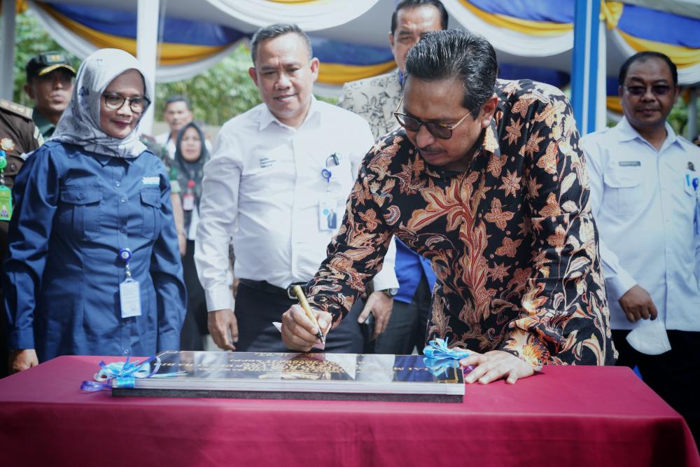 Ilustrasi: Direktur Jenderal SDPPI, Ismail resmikan Gedung Balai Monitor SFR Kelas II Lampung, Rabu (28/12/2022)
