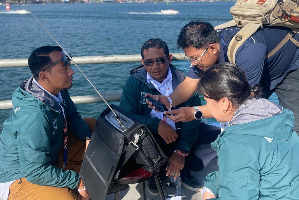 Ilustrasi: Tim Monitoring Frekuensi Ditjen SDPPI sedang melakukan pemantauan frekuensi di event F1 Powerboat di Medan, Sabtu (25/02/2023).