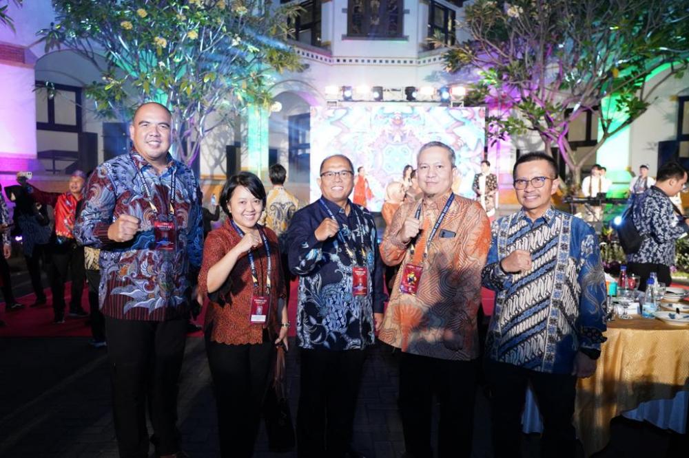 Ilustrasi: Ketua Kontingen PORNAS Kemkominfo Dimas Yanuarsyah didampingi Karo Humas Rhina Anita, Karo Kepegawaian Imam Soewandi dan Ka. Badan Litbang SDM Hary Budiarto menghadiri Gala Dinner, Kamis (13/07/2023).