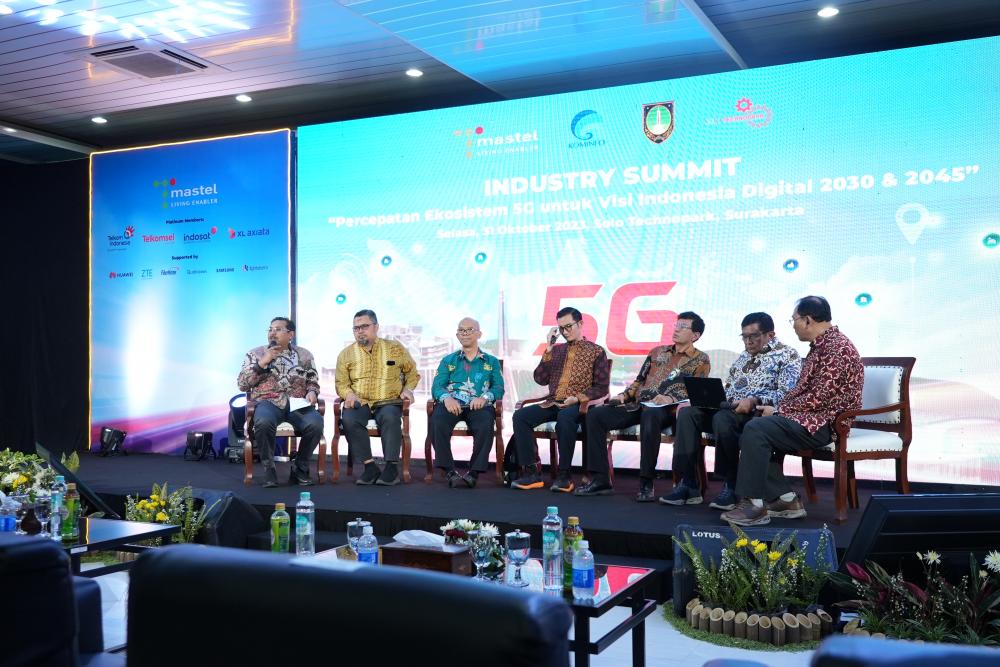 Ilustrasi: Dirjen SDPPI Ismail selaku narasumber dalam kegiatan Industry Summit  bertema 