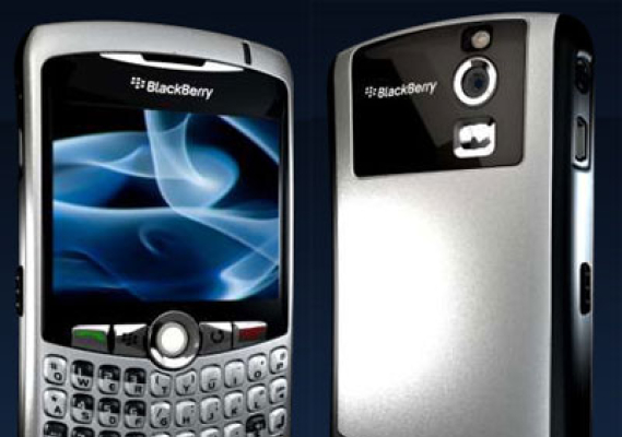 Ilustrasi: Sumber: gilablackberry.com/wp-content/uploads/2010/12/BlackBerry-Curve-8300.jpg