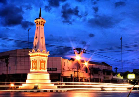 Ilustrasi: Sumber ilustrasi : yogyakarta.eu/wp-content/uploads/2011/04/tugu-jogja-at-night1.jpg