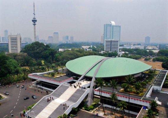Ilustrasi: Sumber ilustrasi: motivatornews.com / news /wp-content / uploads / 2011 / 01 / gedung-dpr-ri.jpg