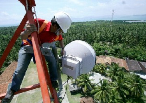 Ilustrasi: Ilustrasi gambar: http://static.republika.co.id/uploads/images/detailnews/seorang-teknisi-sedang-mel