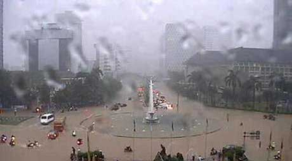 Ilustrasi: Sumber ilustrasi: http://images.solopos.com/2013/01/Banjir-Jakarta-17-Kuningan.jpg