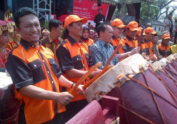 Ilustrasi: Sumber ilustrasi: http://rri.co.id/Upload/BeritaPhoto/412386.jpg.