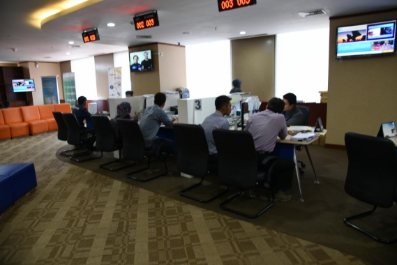 Ilustrasi: Suasana Pelayanan pada Pusat Pelayanan Terpadu Ditjen SDPPI