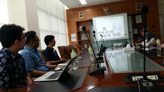 Ilustrasi: Direktorat Pengendalian Ditjen SDPPI Kemkominfo di kantor Unit Pelaksana Teknis (UPT) Bandung, Jawa Barat  (20/7) mengadakan rapat bersama penyedia lapak online atau pelaku e-commerce menyusul semakin maraknya perdagangan alat dan perangkat telekomunikasi secara online.