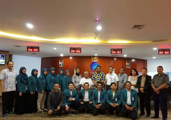 Ilustrasi: Dirjen Sumber Daya dan Perangkat Pos dan Informatika Dr. Ir. Ismail, MT  (tengah) mengunjungi Direktorat Operasi Sumber Daya di Gedung Menara Merdeka, Lantai 11, Jalan Budi Kemuliaan I Nomor 2, Jakarta (13/10). Kunjungan tersebut langsung  dilakukan  setelah dirinya  dilantik oleh Menkominfo Rudiantara bersama enam pajabat Eselon I lainnya.