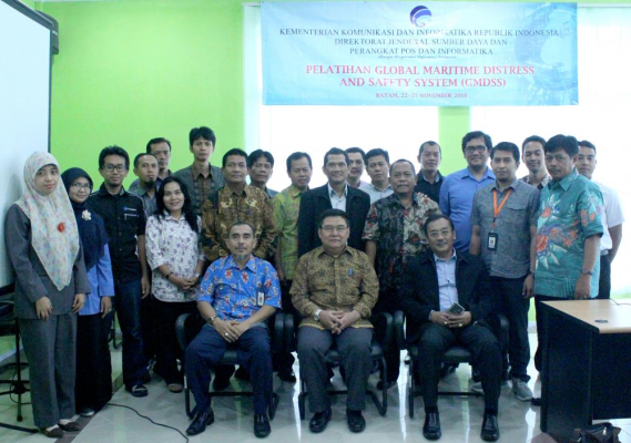 Ilustrasi: Setditjen SDPPI menggelar pelatihan empat hari mengenai Global Maritime Distress and Safety System (GMDSS) di Batam, Kepulauan Riau (22/11).   Pelatihan GMDSS diselenggarakan  di Balmon Kelas II Batam pada 22 - 25 November 2016 diikuti oleh 13 peserta dari enam Unit Pelaksana Teknis (UPT) di lingkungan Ditjen SDPPI, yakni Balmon Medan, Surabaya, Semarang, Makassar, Loka Balikpapan, dan tuan rumah Balmon Batam