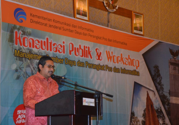 Ilustrasi: Dirjen SDPPI, Ismail memberikan sambutan pada acara Konsultasi Publik dan Workshop Manajemen Sumber Daya dan Peranggkat Pos dan informatika. (Merauke, 23/3)