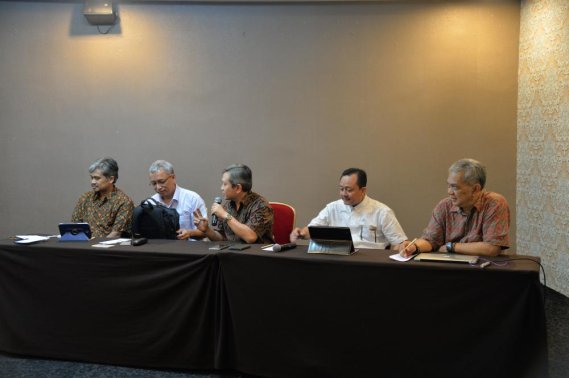 Ilustrasi: Para narasumber dalam FGD Transaksi elektronik