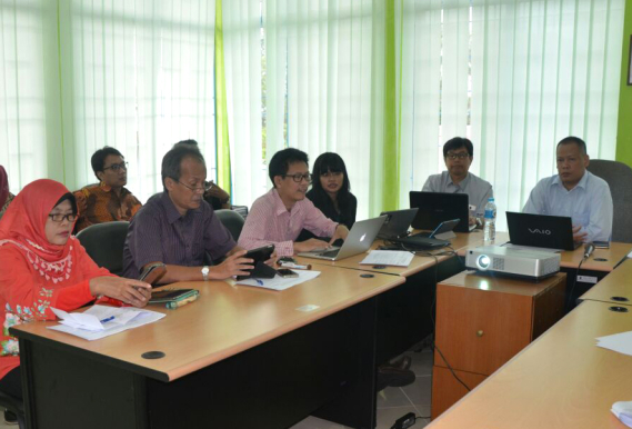 Ilustrasi: Plt. Direktur Standardisasi Perangkat Pos dan Informatika Ditjen SDPPI, Moch. Hadiyana memimpin pembahasan Rancangan Revisi Peraturan Menteri Komunikasi dan Informatika tentang Petunjuk Pelaksanaan Penetapan Balai Uji Dalam Negeri dan Pengakuan Balai Uji Luar Negeri di Kantor Balai Monitoring Spektrum Frekuensi Radio Kelas II Batam, Kepulauan Riau, Kamis (13/7)