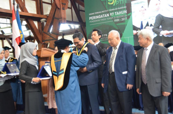 Ilustrasi: Direktur Jenderal Sumber Daya dan Perangakt Pos dan Informatika (Ditjen SDPPI) Kemkominfo Ismail pada Kamis (24/8) mendapatkan penghargaan dari Institut Teknologi Bandung (ITB) karena peran dan jasanya dalam pengembangan ilmu pengetahuan dan teknologi (Iptek).