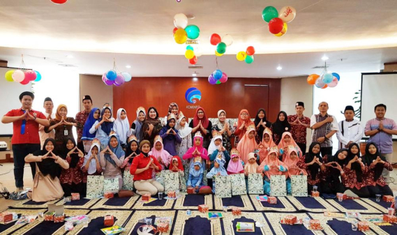 Ilustrasi: Komunitas Peduli Yatim dan Duafa Ditjen SDPPI memberikan santunan kepada anak yatim dan duafa (13/10). Kegiatan tersebut merupakan rangkaian  peringatan hari Bhakti Postel yang ke-72.