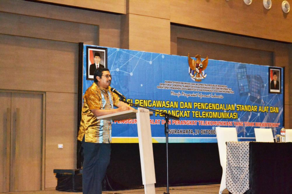 Ilustrasi: Dirjen SDPPI, Ismail membuka Sosialisasi dan Pengendalian Standar Alat dan Perangkat Telekomunikasi di Solo, Jawa Tengah (19/10). Sosialisasi ini diadakan dengan tujuan menjaga keamanan dan ketertiban dalam berkomunikasi agar tercipta komunikasi yang sehat, mendapatkan konten yang sehat, dan juga lancar.