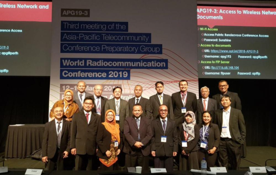 Ilustrasi: Sejumlah Delegasi Indonesia  foto bersama dengan memanfaatkan waktu istirahat ditengah padatnya sidang  untuk foto bersama pada Asia Pacific Telecommunity (APT) Preparatory Group for World Radiocommunication Conference 2019 (APG19-3) di Perth, Australia, pada 12-16 Maret 2018.